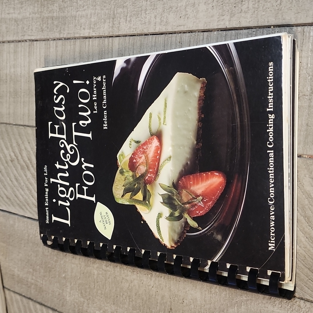 LIGHT AND EASY FOR TWO COOKBOOK 1991 - Picture 1 of 8